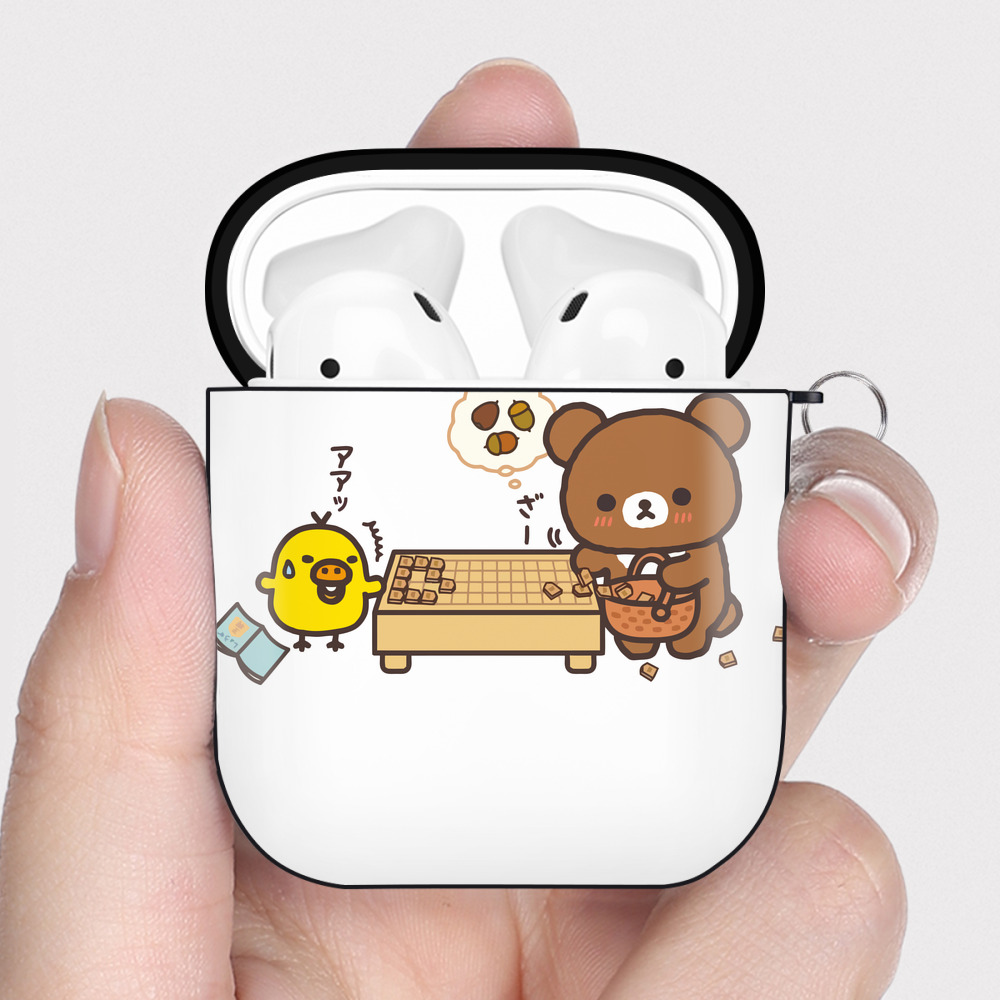 （画像用） リラックマ リラックマ キイロイトリ Rilakkuma Korilakkuma Kiiroitori AirPods 第2世代保護ケース ハードシェル ブラック 耐衝撃・防指紋・カラビナ付き
