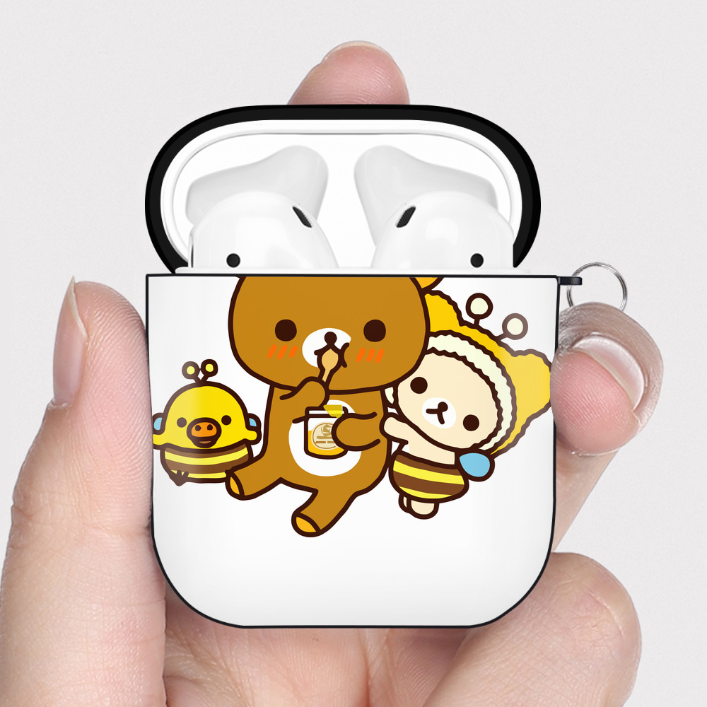 （画像用） リラックマ リラックマ キイロイトリ Rilakkuma Korilakkuma Kiiroitori AirPods 第2世代保護ケース ハードシェル ブラック 耐衝撃・防指紋・カラビナ付き