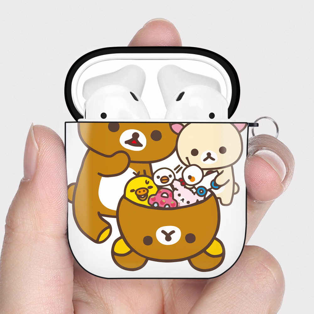 （画像用） リラックマ リラックマ キイロイトリ Rilakkuma Korilakkuma Kiiroitori AirPods 第2世代保護ケース ハードシェル ブラック 耐衝撃・防指紋・カラビナ付き