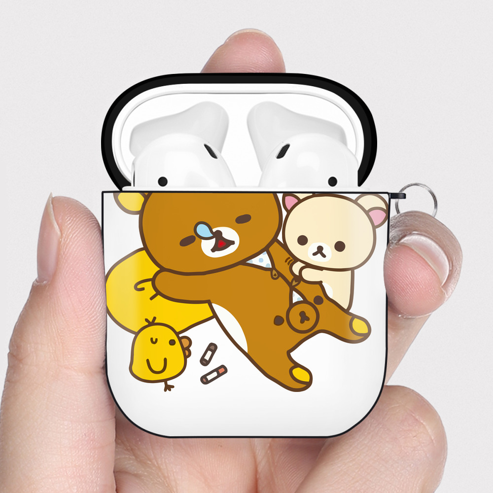 （画像用） リラックマ リラックマ キイロイトリ Rilakkuma Korilakkuma Kiiroitori AirPods 第2世代保護ケース ハードシェル ブラック 耐衝撃・防指紋・カラビナ付き