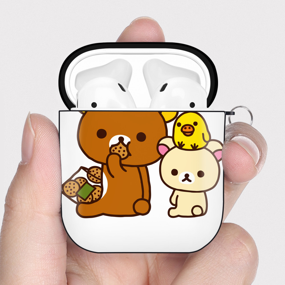 （画像用） リラックマ リラックマ キイロイトリ Rilakkuma Korilakkuma Kiiroitori AirPods 第2世代保護ケース ハードシェル ブラック 耐衝撃・防指紋・カラビナ付き