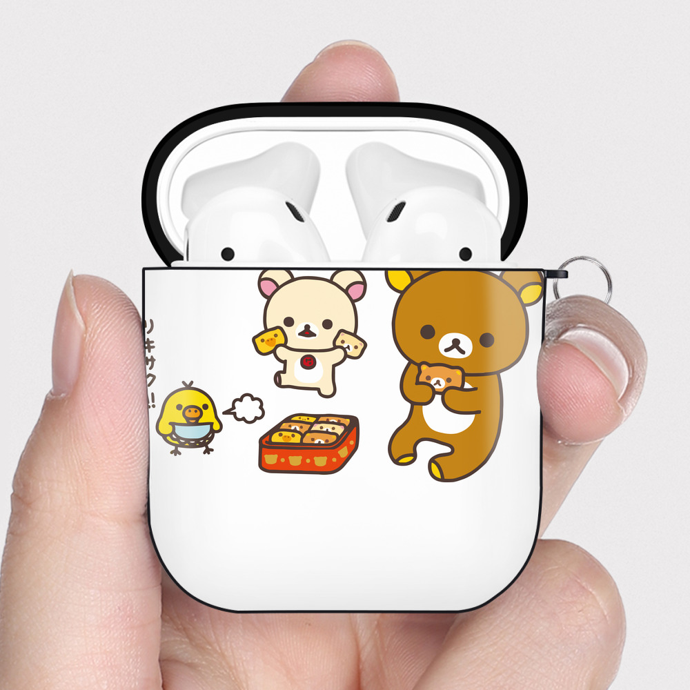 （画像用） リラックマ リラックマ キイロイトリ Rilakkuma Korilakkuma Kiiroitori AirPods 第2世代保護ケース ハードシェル ブラック 耐衝撃・防指紋・カラビナ付き