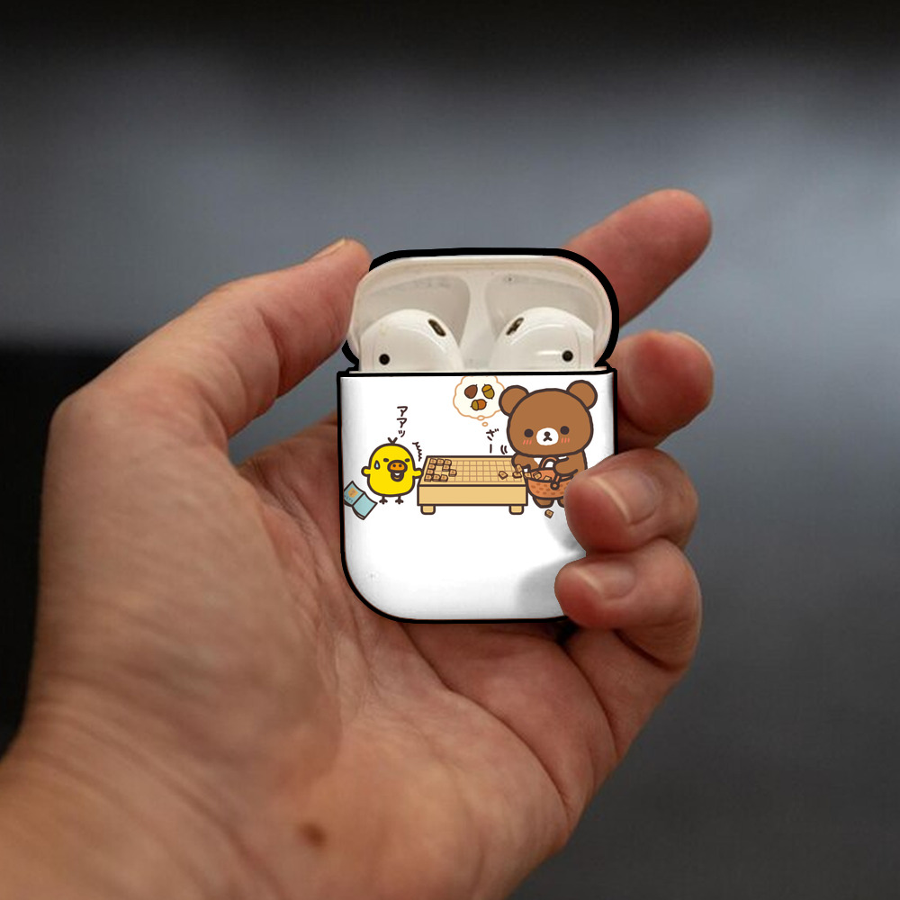 リラックマ リラックマ キイロイトリ Rilakkuma Korilakkuma Kiiroitori AirPods 第2世代保護ケース ハードシェル ブラック 耐衝撃・防指紋・カラビナ付き