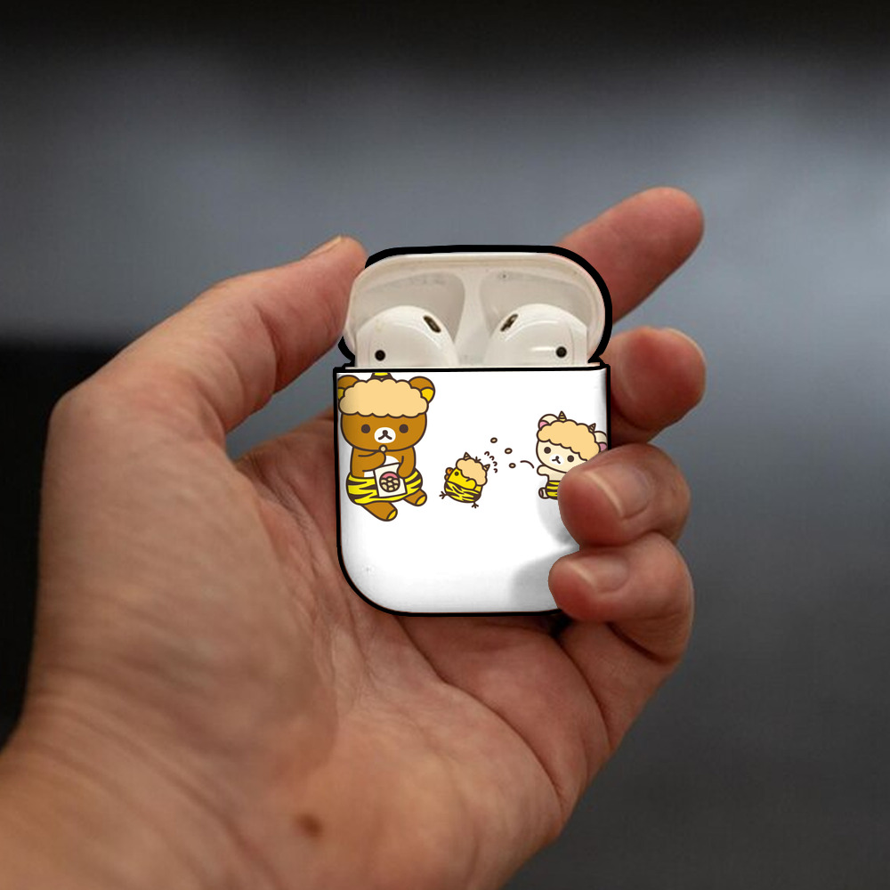 リラックマ リラックマ キイロイトリ Rilakkuma Korilakkuma Kiiroitori AirPods 第2世代保護ケース ハードシェル ブラック 耐衝撃・防指紋・カラビナ付き