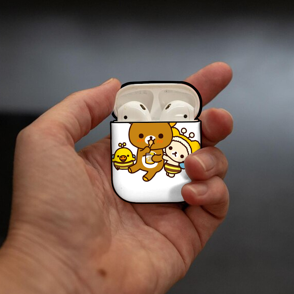 リラックマ リラックマ キイロイトリ Rilakkuma Korilakkuma Kiiroitori AirPods 第2世代保護ケース ハードシェル ブラック 耐衝撃・防指紋・カラビナ付き