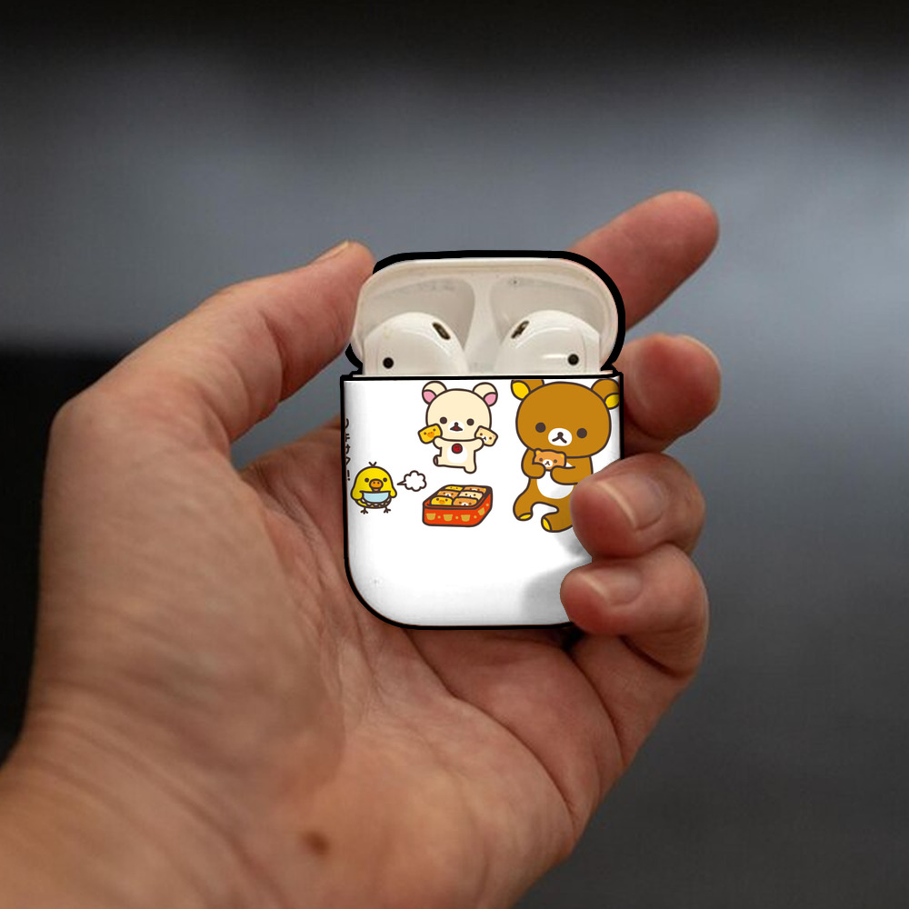 リラックマ リラックマ キイロイトリ Rilakkuma Korilakkuma Kiiroitori AirPods 第2世代保護ケース ハードシェル ブラック 耐衝撃・防指紋・カラビナ付き