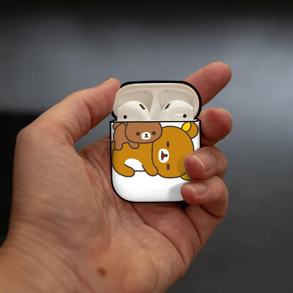 リラックマ リラックマ キイロイトリ Rilakkuma Korilakkuma Kiiroitori AirPods 第2世代保護ケース ハードシェル ブラック 耐衝撃・防指紋・カラビナ付き