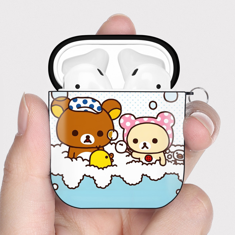 （画像用） リラックマ リラックマ キイロイトリ Rilakkuma Korilakkuma Kiiroitori AirPods 第2世代保護ケース ハードシェル ブラック 耐衝撃・防指紋・カラビナ付き