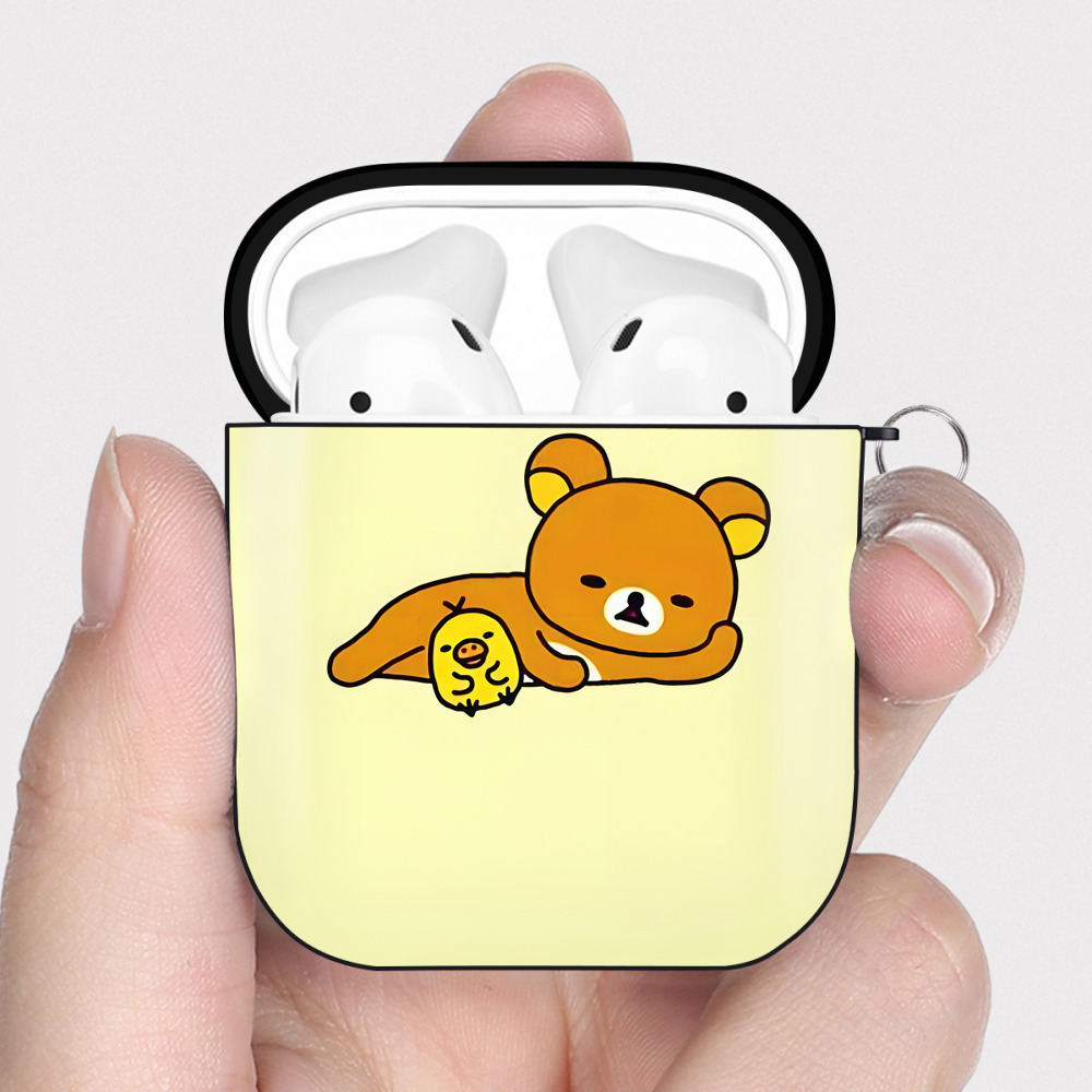 （画像用） リラックマ リラックマ キイロイトリ Rilakkuma Korilakkuma Kiiroitori AirPods 第2世代保護ケース ハードシェル ブラック 耐衝撃・防指紋・カラビナ付き