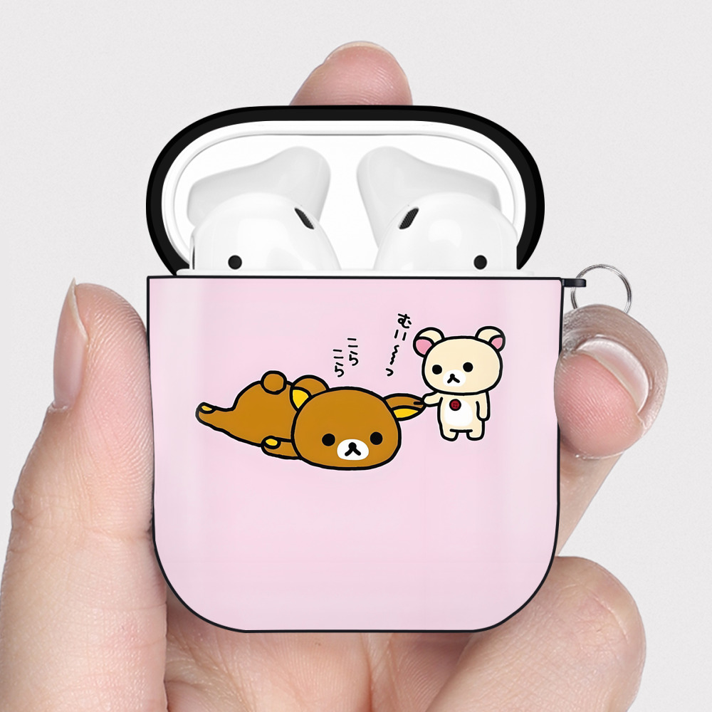 （画像用） リラックマ リラックマ キイロイトリ Rilakkuma Korilakkuma Kiiroitori AirPods 第2世代保護ケース ハードシェル ブラック 耐衝撃・防指紋・カラビナ付き