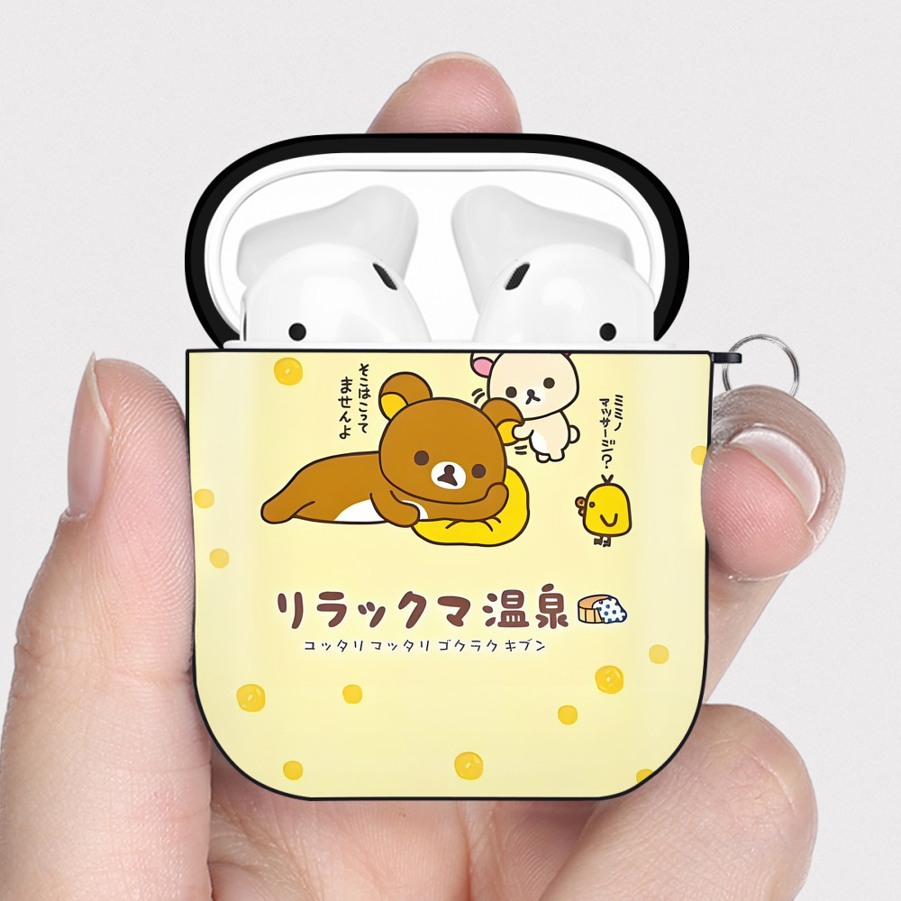 （画像用） リラックマ リラックマ キイロイトリ Rilakkuma Korilakkuma Kiiroitori AirPods 第2世代保護ケース ハードシェル ブラック 耐衝撃・防指紋・カラビナ付き