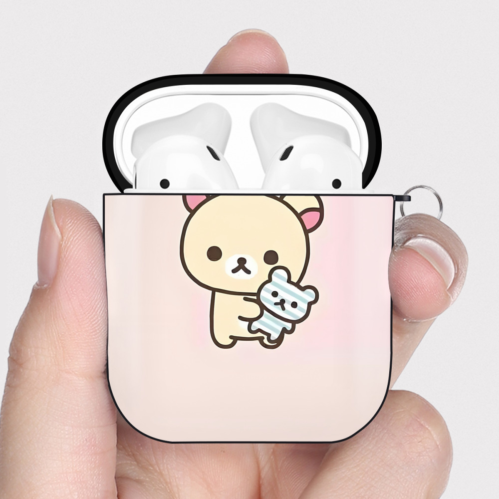 （画像用） リラックマ リラックマ キイロイトリ Rilakkuma Korilakkuma Kiiroitori AirPods 第2世代保護ケース ハードシェル ブラック 耐衝撃・防指紋・カラビナ付き