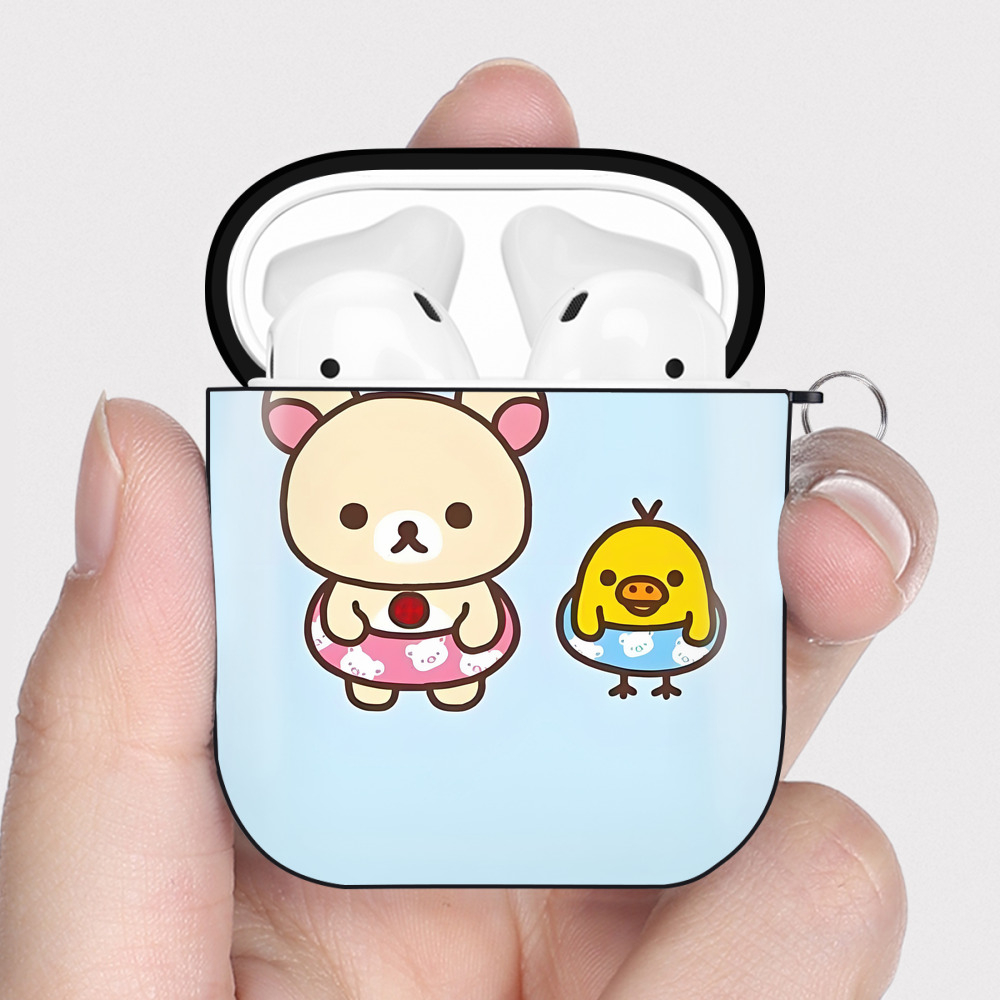 （画像用） リラックマ リラックマ キイロイトリ Rilakkuma Korilakkuma Kiiroitori AirPods 第2世代保護ケース ハードシェル ブラック 耐衝撃・防指紋・カラビナ付き