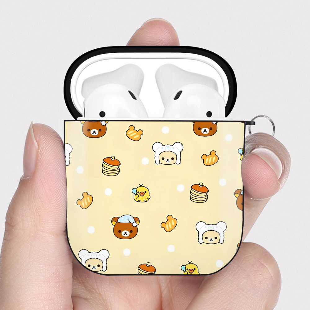 （画像用） リラックマ リラックマ キイロイトリ Rilakkuma Korilakkuma Kiiroitori AirPods 第2世代保護ケース ハードシェル ブラック 耐衝撃・防指紋・カラビナ付き