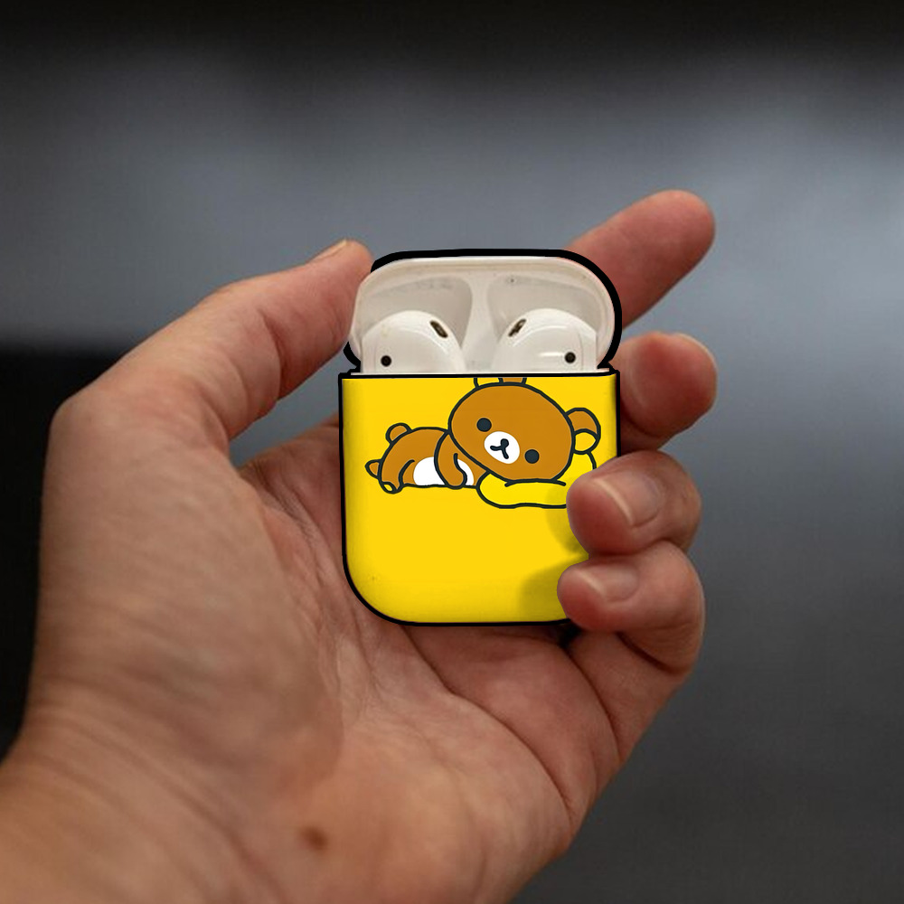 リラックマ リラックマ キイロイトリ Rilakkuma Korilakkuma Kiiroitori AirPods 第2世代保護ケース ハードシェル ブラック 耐衝撃・防指紋・カラビナ付き