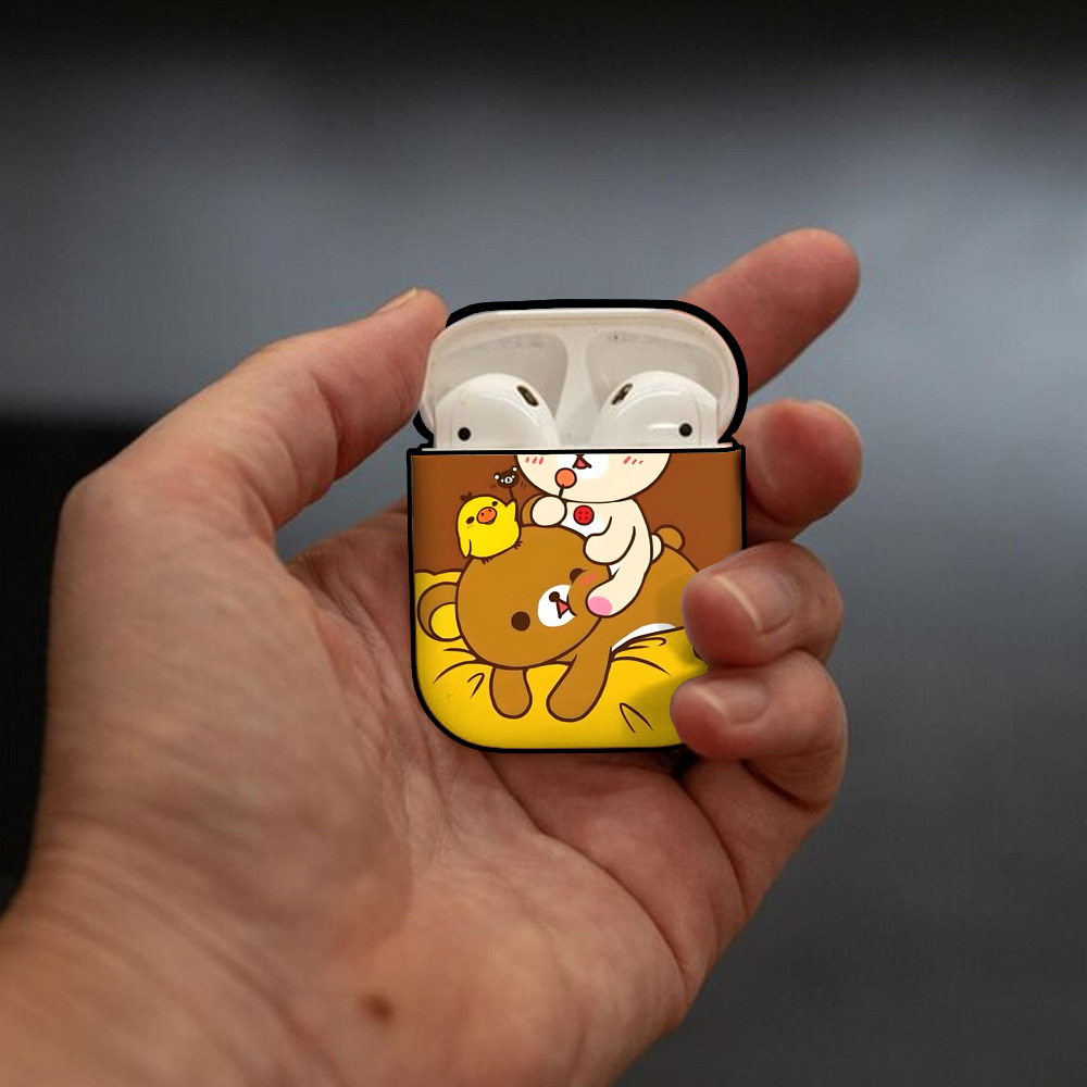 リラックマ リラックマ キイロイトリ Rilakkuma Korilakkuma Kiiroitori AirPods 第2世代保護ケース ハードシェル ブラック 耐衝撃・防指紋・カラビナ付き