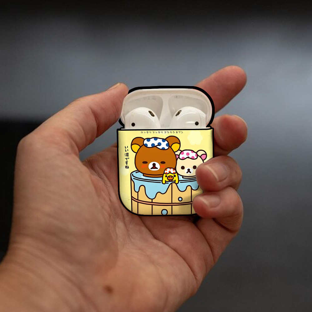 リラックマ リラックマ キイロイトリ Rilakkuma Korilakkuma Kiiroitori AirPods 第2世代保護ケース ハードシェル ブラック 耐衝撃・防指紋・カラビナ付き
