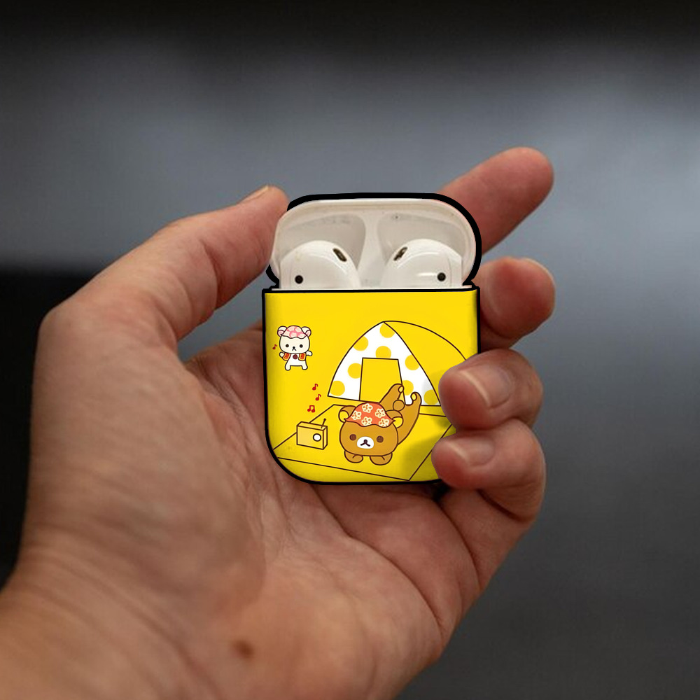 リラックマ リラックマ キイロイトリ Rilakkuma Korilakkuma Kiiroitori AirPods 第2世代保護ケース ハードシェル ブラック 耐衝撃・防指紋・カラビナ付き
