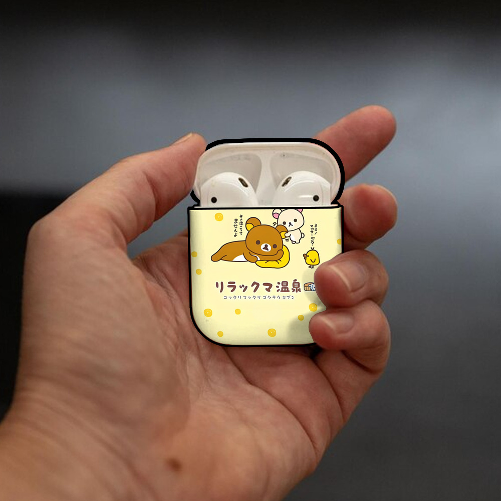 リラックマ リラックマ キイロイトリ Rilakkuma Korilakkuma Kiiroitori AirPods 第2世代保護ケース ハードシェル ブラック 耐衝撃・防指紋・カラビナ付き