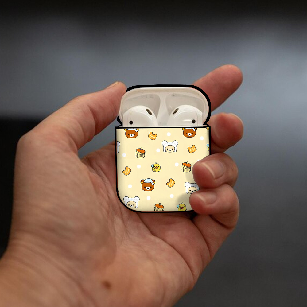 リラックマ リラックマ キイロイトリ Rilakkuma Korilakkuma Kiiroitori AirPods 第2世代保護ケース ハードシェル ブラック 耐衝撃・防指紋・カラビナ付き
