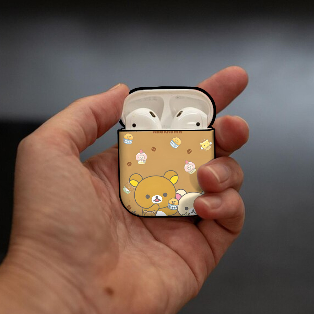 リラックマ リラックマ キイロイトリ Rilakkuma Korilakkuma Kiiroitori AirPods 第2世代保護ケース ハードシェル ブラック 耐衝撃・防指紋・カラビナ付き